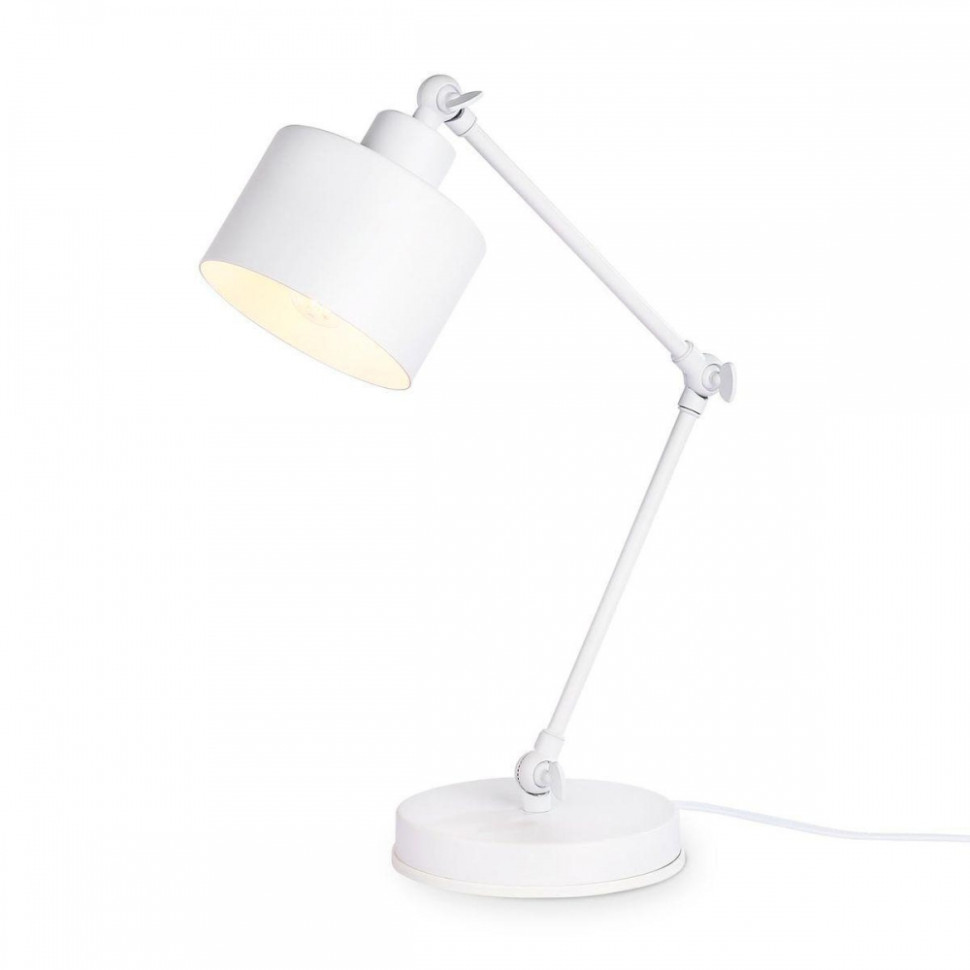 Настольная лампа Ambrella light Traditional TR8152, цвет белый - фото 1